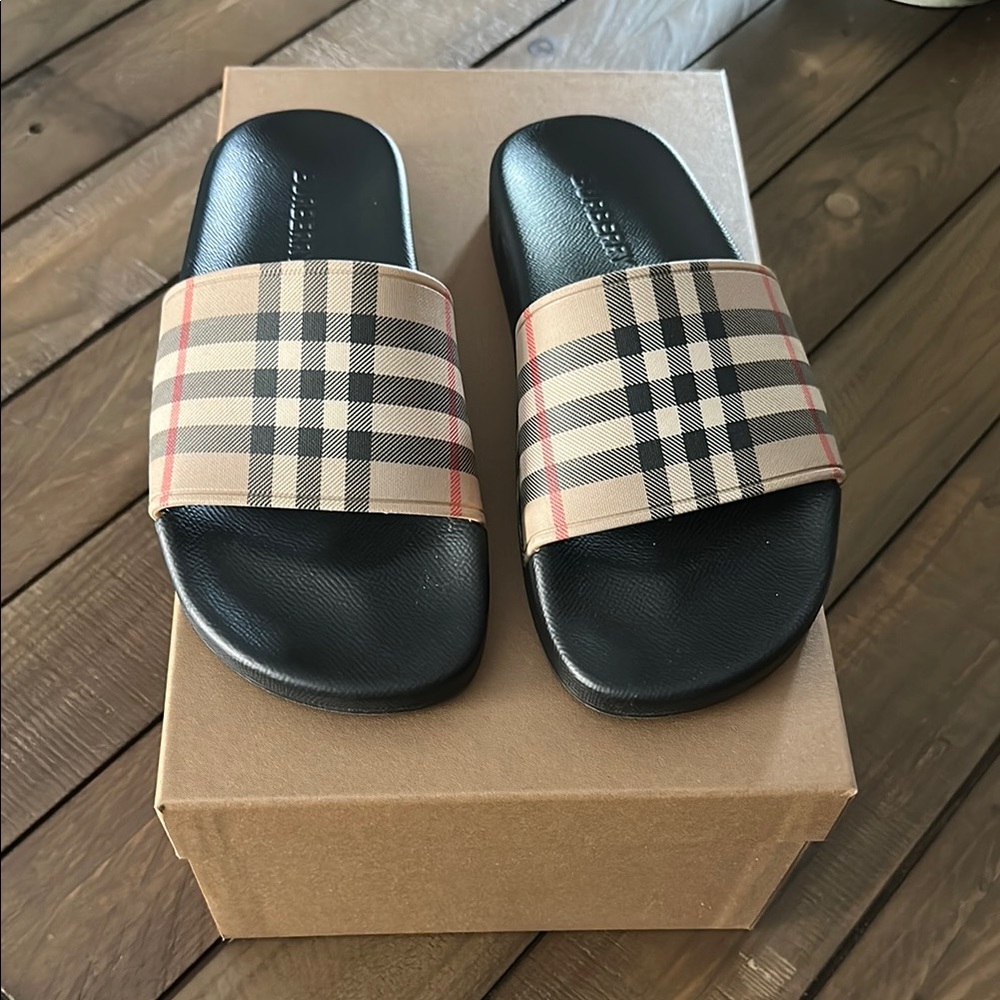 Burberry woman’s slide